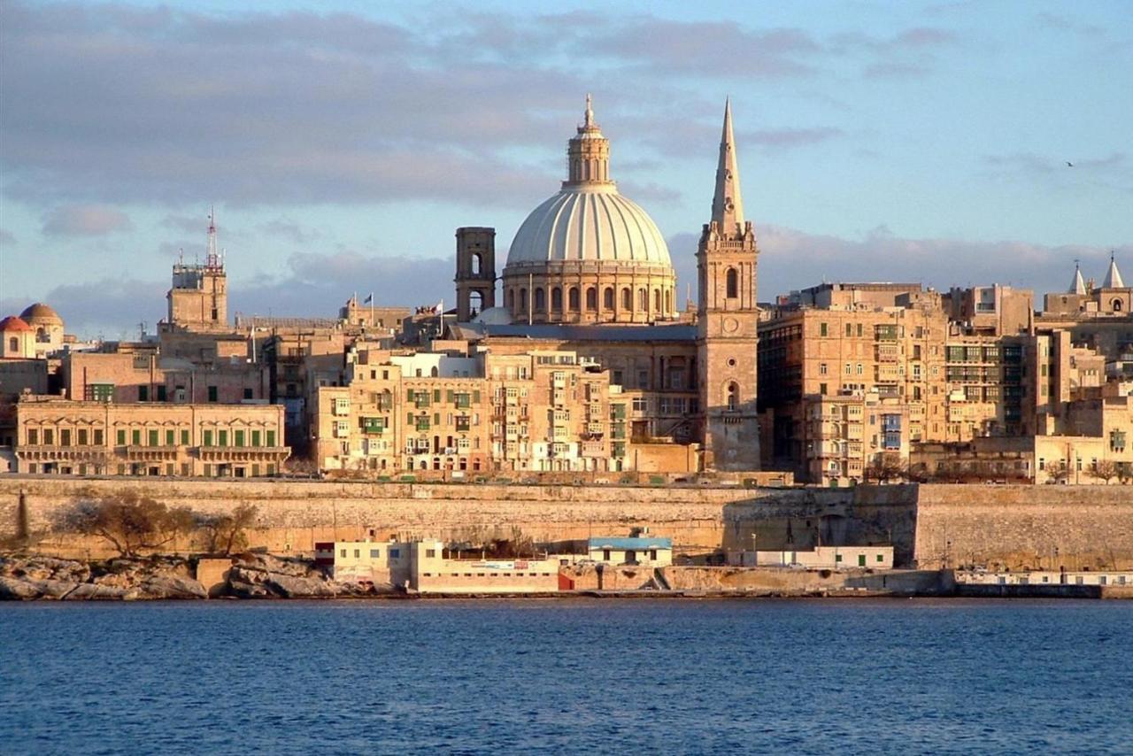 Apartamento Chic 2Br Penthouse Steps From The Promenade Sliema Exterior foto