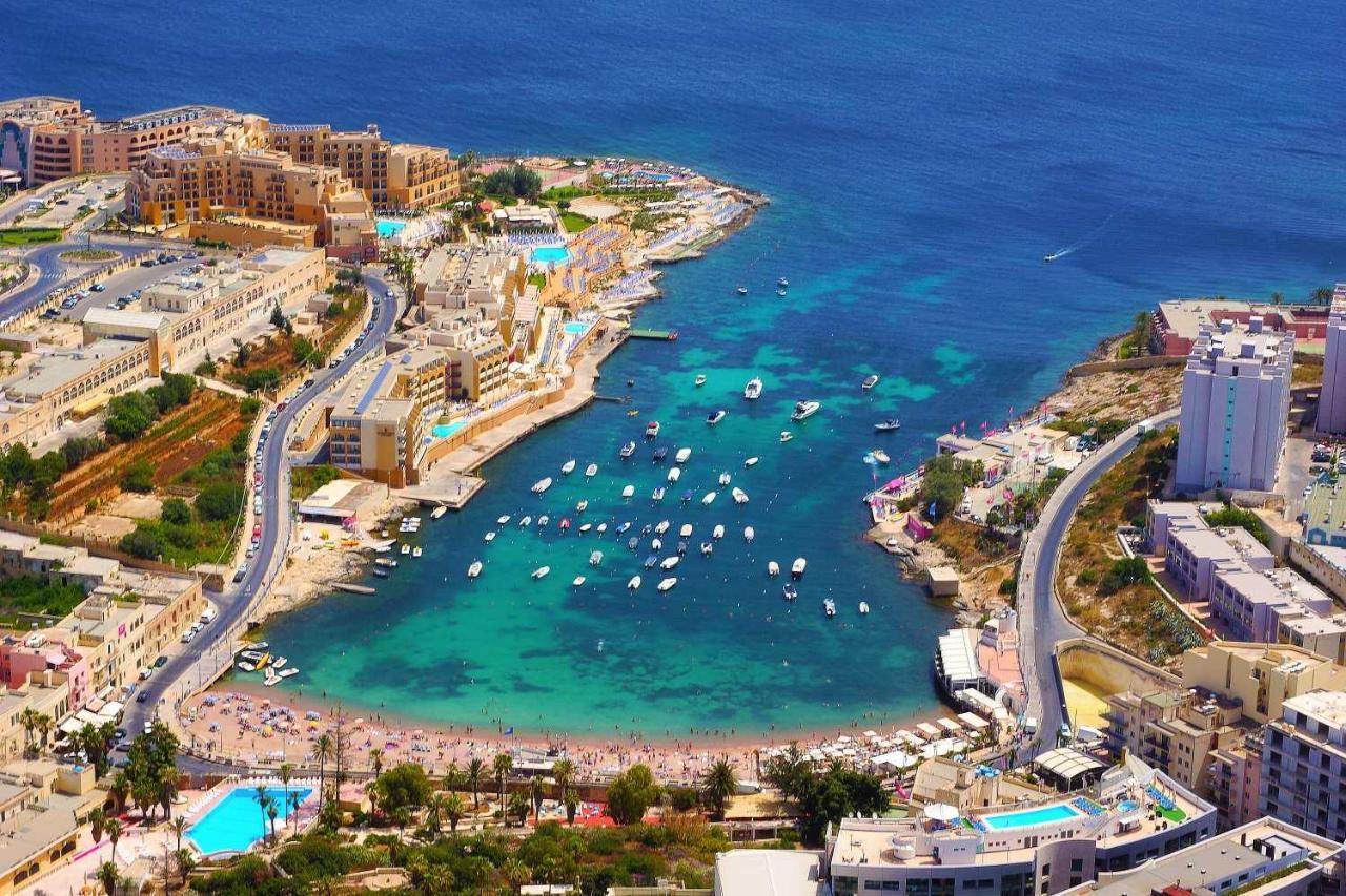 Apartamento Chic 2Br Penthouse Steps From The Promenade Sliema Exterior foto