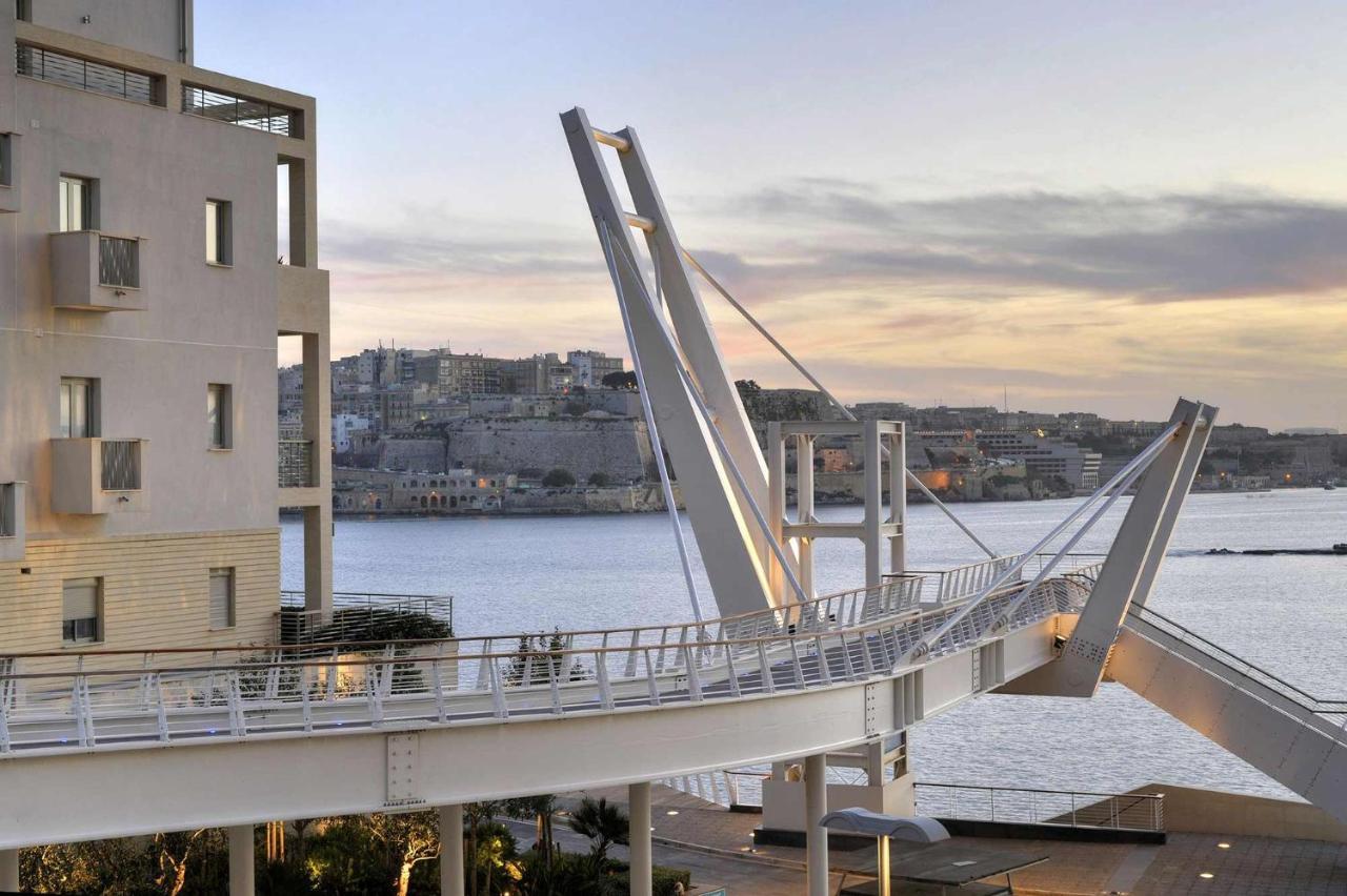 Apartamento Chic 2Br Penthouse Steps From The Promenade Sliema Exterior foto
