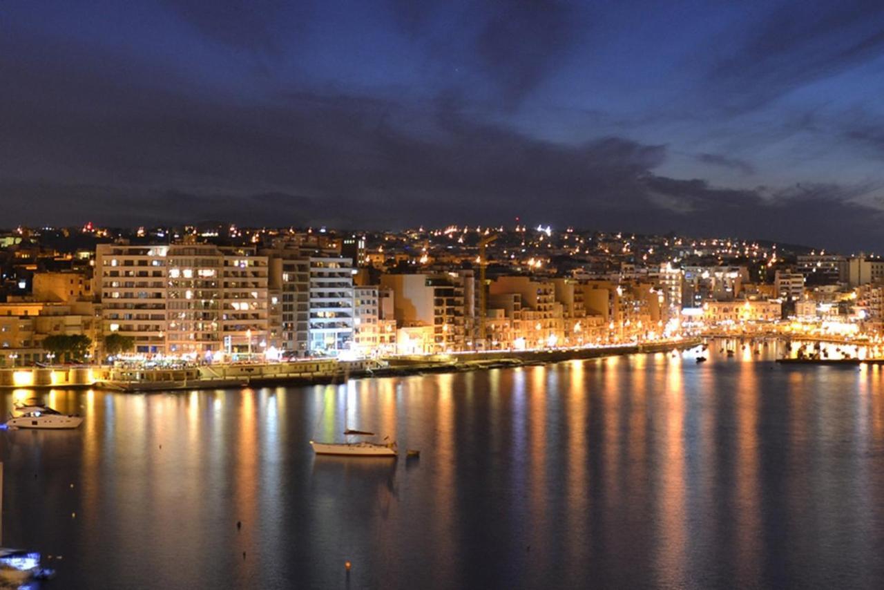 Apartamento Chic 2Br Penthouse Steps From The Promenade Sliema Exterior foto