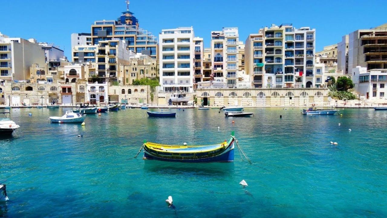 Apartamento Chic 2Br Penthouse Steps From The Promenade Sliema Exterior foto