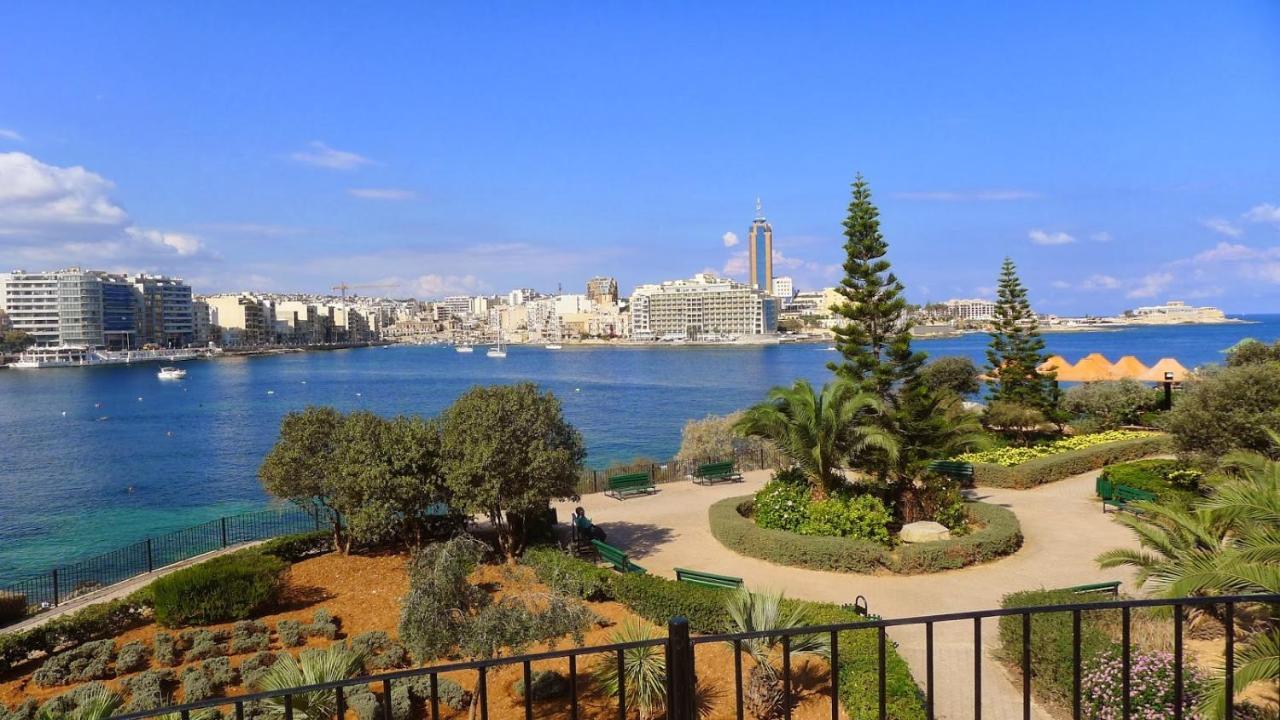 Apartamento Chic 2Br Penthouse Steps From The Promenade Sliema Exterior foto